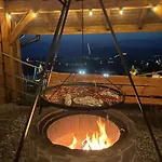 Osada Na Ochodzitej Lodge *