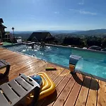 Osada Na Ochodzitej Lodge